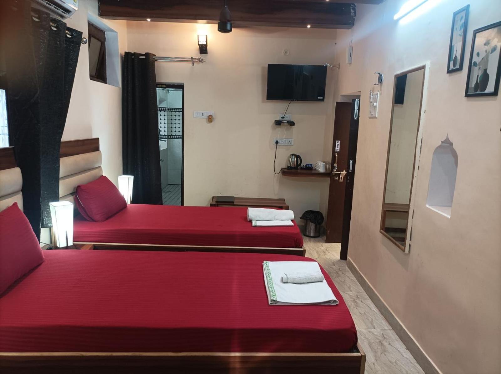 Foreigners Inn — Photos 1