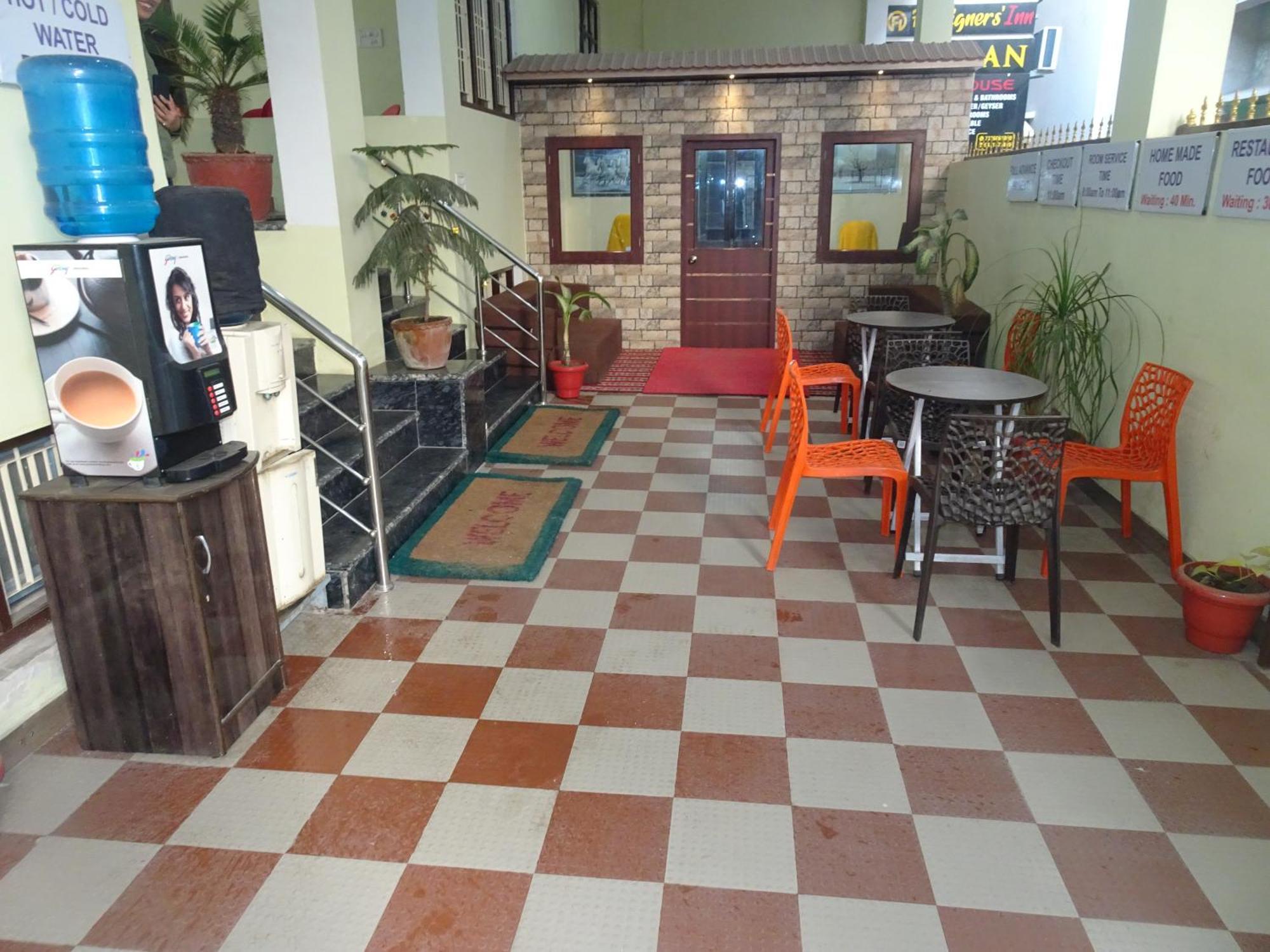 Foreigners Inn — Photos 3